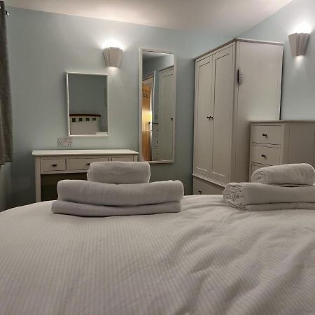 Charming Woodland Lodge 2 Person 1 Bedroom Great Yarmouth Eksteriør billede