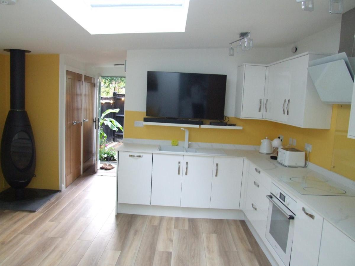 Charming Woodland Lodge 2 Person 1 Bedroom Great Yarmouth Eksteriør billede