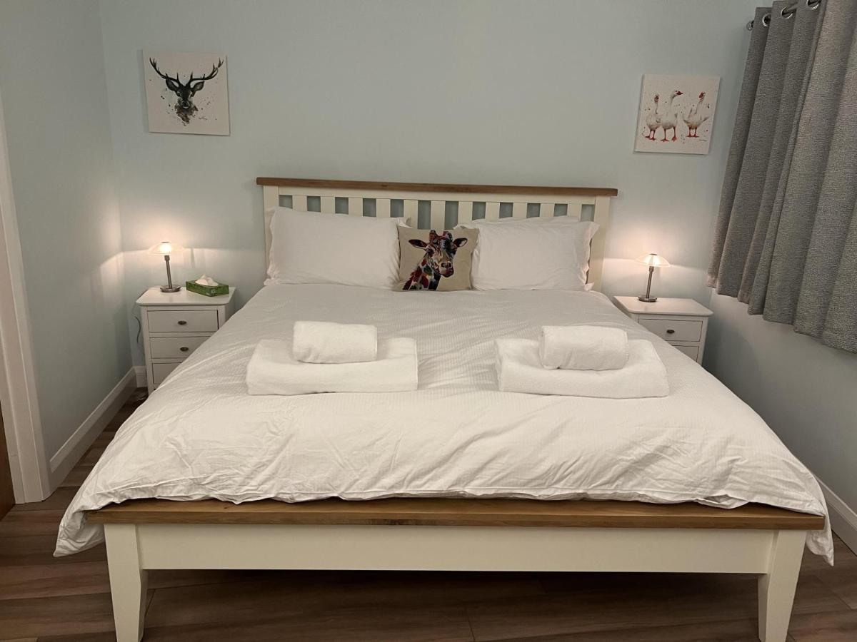Charming Woodland Lodge 2 Person 1 Bedroom Great Yarmouth Eksteriør billede